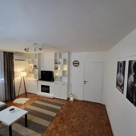 Apartmán Ogledalce, 51m2, Potpuno Opremljeno, Smestaj Kruševac
