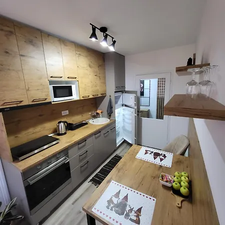 Ogledalce, 51m2, Potpuno Opremljeno, Smestaj Kruševac