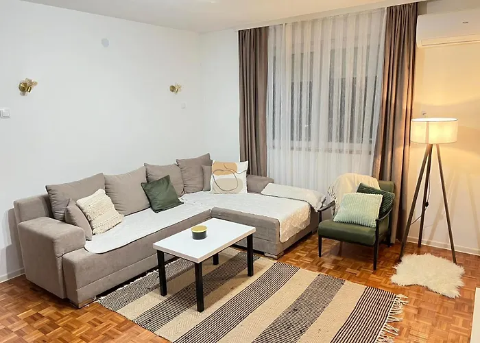 公寓 Ogledalce, 51m2, Potpuno Opremljeno, Smestaj