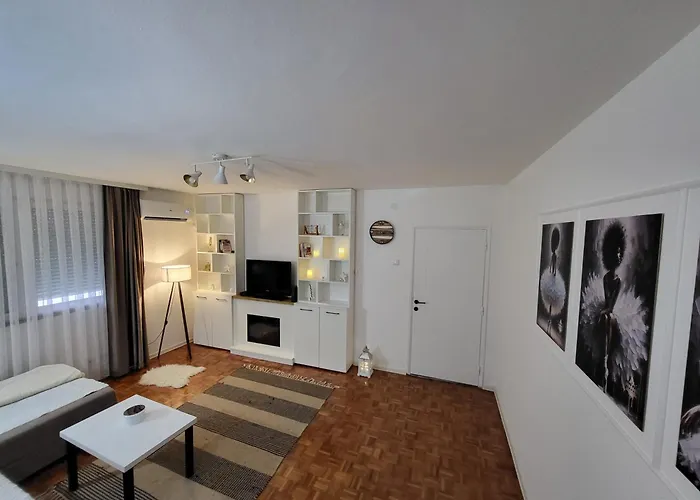 公寓 Ogledalce, 51m2, Potpuno Opremljeno, Smestaj Kruševac